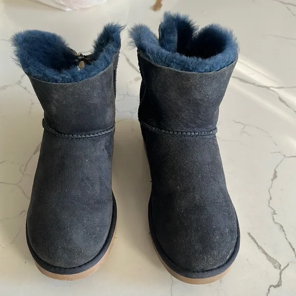 Ugg Australia mini Bailey navy blue boots size 7 - Picture 3 of 9